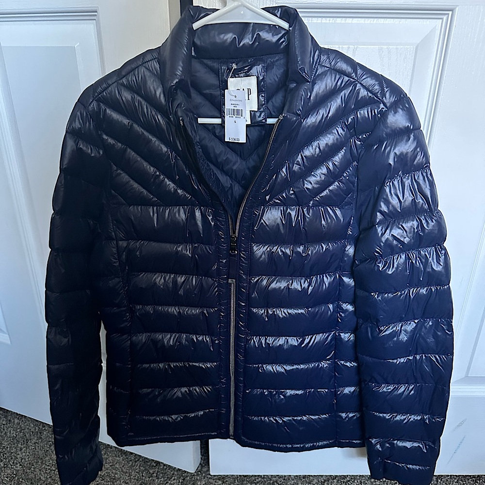 Gap Women’s PrimaLoft® Luxe Lightweight puffer jacket
Navy Blue size Large